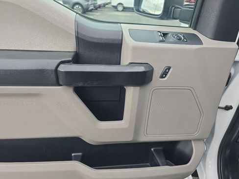 Used 2018 Ford F250 XL w/ Power Equipment Group image 19