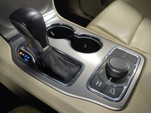 Used 2021 Jeep Grand Cherokee Limited w/ Luxury Group II AWD/4WD image 26