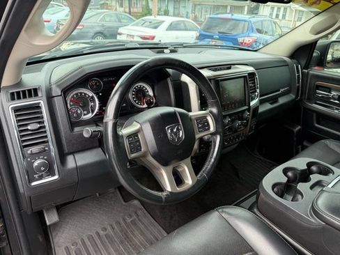 Used 2015 RAM 1500 Laramie w/ Convenience Group AWD/4WD image 9