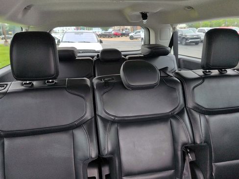 Used 2025 Ford Expedition Max Platinum AWD/4WD image 11