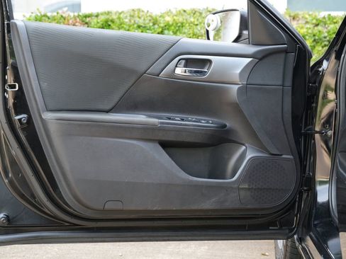 Used 2015 Honda Accord LX image 35
