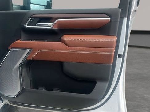 Used 2024 GMC Sierra 3500 Denali Ultimate image 28