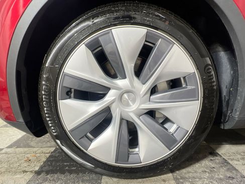 Used 2024 Tesla Model Y Long Range image 15