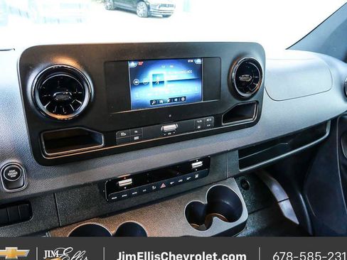 Used 2024 Mercedes-Benz Sprinter 2500 image 12