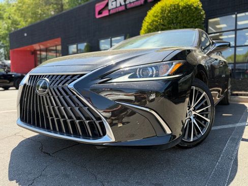Used 2025 Lexus ES 300h w/ Premium Package image 2