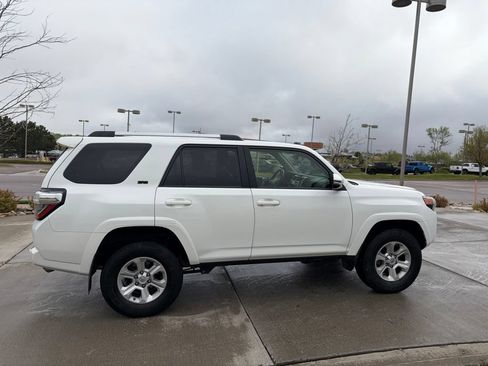 Used 2024 Toyota 4Runner SR5 Premium w/ SR5 Premium Package AWD/4WD image 13