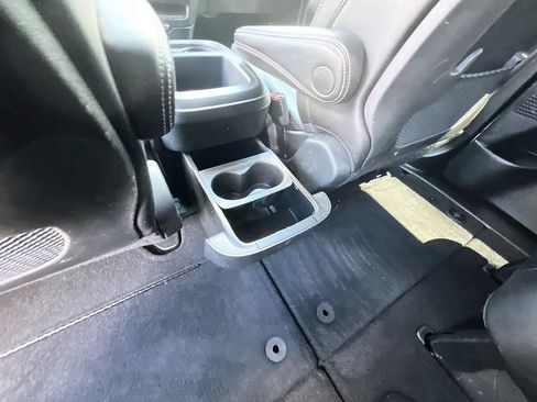 Used 2025 Chrysler Pacifica Select FWD image 30