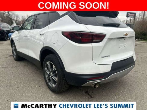 Used 2025 Chevrolet Blazer LT image 3