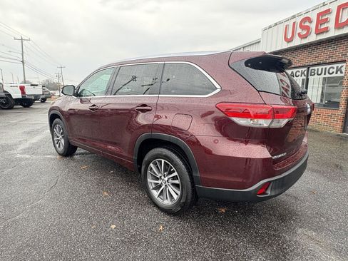 Used 2018 Toyota Highlander XLE image 5