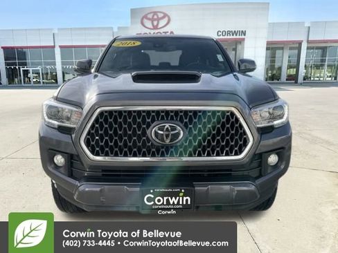 Used 2018 Toyota Tacoma TRD Sport image 8