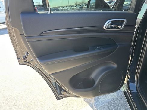 Used 2021 Jeep Grand Cherokee Laredo X image 33