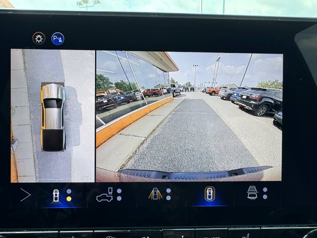Used 2025 Chevrolet Colorado Trail Boss AWD/4WD image 20