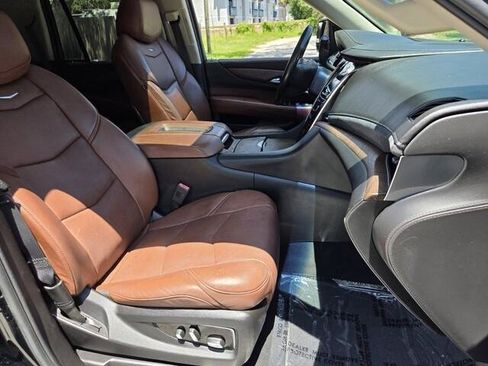 Used 2018 Cadillac Escalade Premium Luxury w/ LPO, Radiant Package RWD image 23
