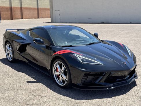 Used 2021 Chevrolet Corvette Stingray Preferred Cpe w/ Z51 Performance Package image 4