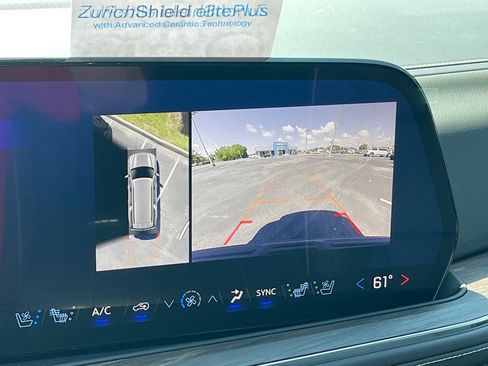 New 2025 Chevrolet Suburban Premier image 6