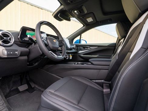 New 2025 Chevrolet Blazer EV LT w/ Super Cruise Package AWD/4WD image 12