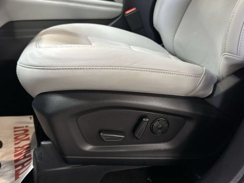 New 2026 Ford Explorer Platinum w/ LUX Leather Package AWD/4WD image 13