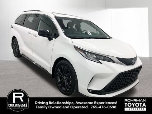 Used 2023 Toyota Sienna XSE FWD image 9