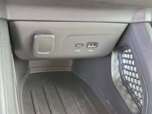 Used 2025 Chevrolet TrailBlazer LS FWD image 24