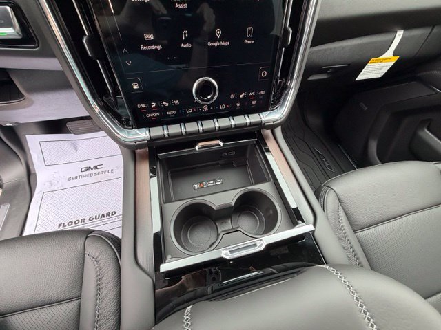 New 2026 GMC Yukon Denali w/ LPO, Floor Liner Package AWD/4WD image 13