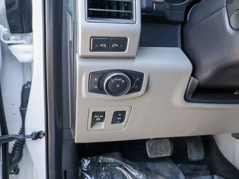 Used 2018 Ford F150 Lariat w/ Equipment Group 502A Luxury AWD/4WD image 21