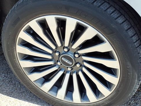 Used 2021 Lincoln Navigator Reserve w/ Luxury Package RWD image 6