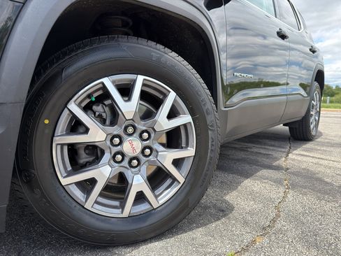 Used 2021 GMC Acadia SLT w/ Premium Package AWD/4WD image 9