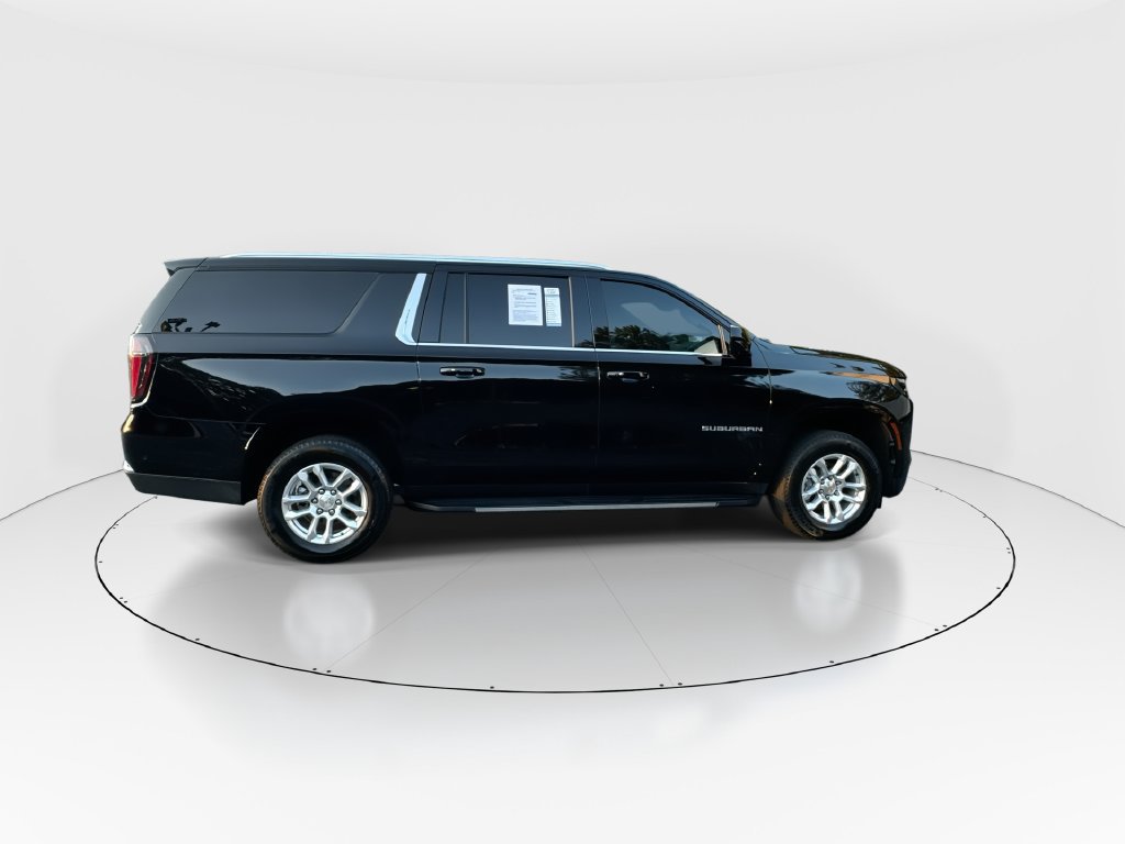 Used 2025 Chevrolet Suburban LS RWD image 9