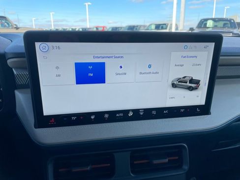 Used 2025 Ford Maverick Lariat w/ 4K Tow Package image 15