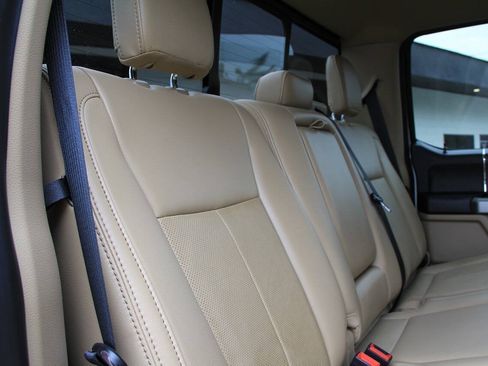 Used 2021 Ford F250 Lariat w/ Lariat Ultimate Package AWD/4WD image 18