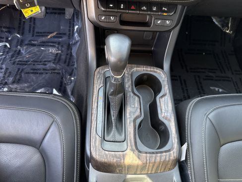 Used 2022 GMC Canyon Denali image 18