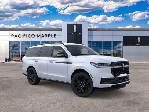 New 2026 Lincoln Navigator Reserve w/ Jet Appearance Package AWD/4WD image 7