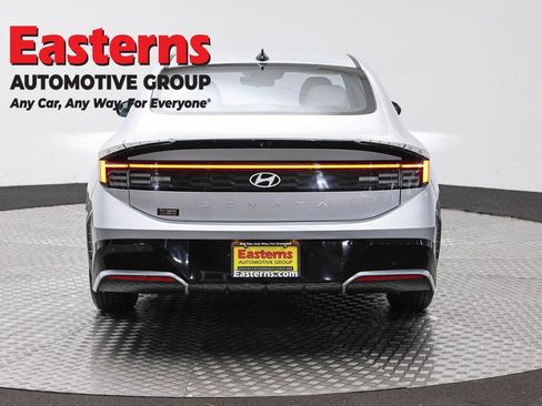 Used 2025 Hyundai Sonata SEL FWD image 6