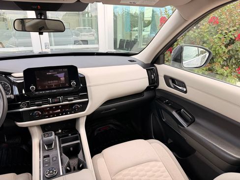 Used 2022 Nissan Pathfinder SV w/ Cargo Package AWD/4WD image 29
