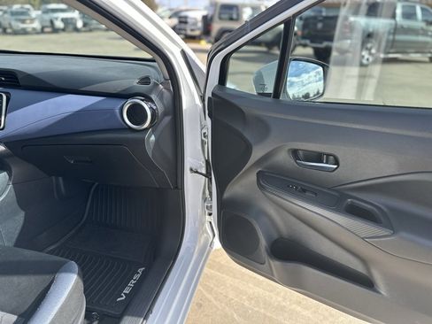 Used 2024 Nissan Versa SV w/ Trunk Package image 9
