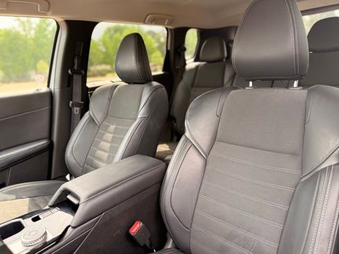 Used 2025 Mitsubishi Outlander SE FWD image 14