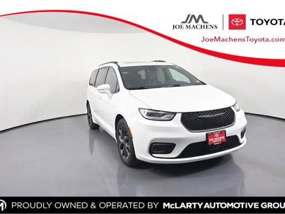 Used 2022 Chrysler Pacifica Limited w/ S Appearance Package