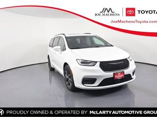 Used 2022 Chrysler Pacifica Limited w/ S Appearance Package AWD/4WD 360° Tour