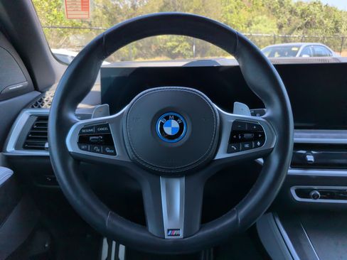 Used 2024 BMW X5 xDrive50e w/ M Sport Package AWD/4WD image 22
