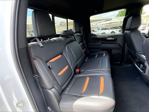 Used 2024 GMC Sierra 1500 AT4 w/ Technology Package AWD/4WD image 38