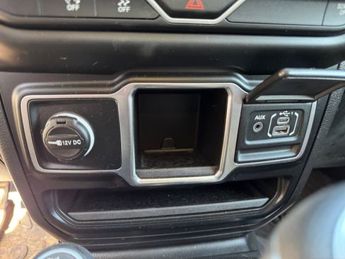 Used 2022 Jeep Wrangler Sport AWD/4WD image 22