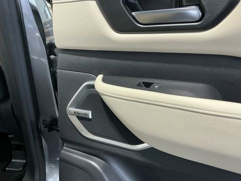 Used 2025 Nissan Armada Platinum Reserve image 38