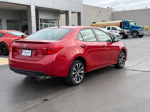 Used 2018 Toyota Corolla XSE image 3