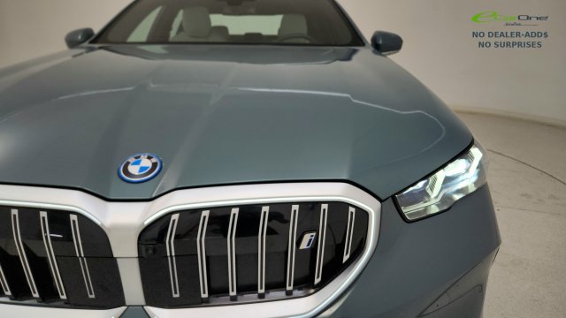 Used 2026 BMW i5 eDrive40 AWD/4WD image 23