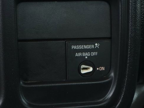 Used 2004 Chevrolet Silverado 3500 W/T image 27