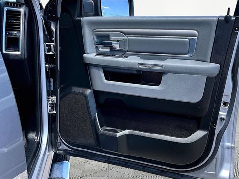 Used 2020 RAM 1500 Classic SLT w/ Luxury Group RWD image 25