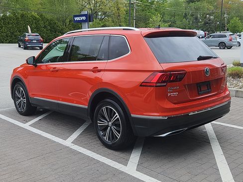 Used 2018 Volkswagen Tiguan SEL AWD/4WD image 25