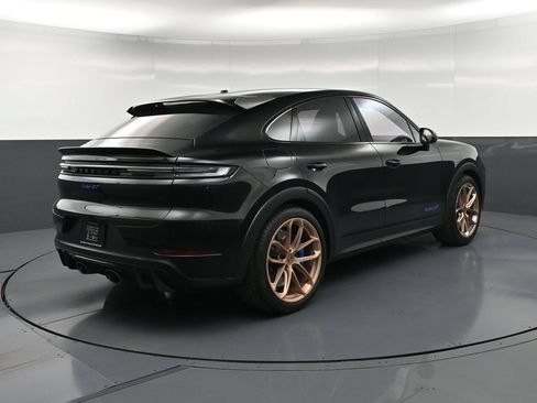 Used 2024 Porsche Cayenne Turbo GT AWD/4WD image 8