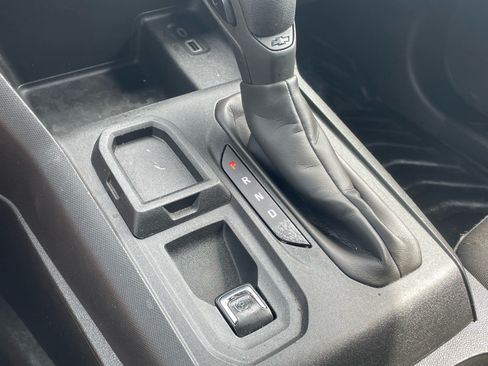 Used 2023 Chevrolet Colorado W/T RWD image 9
