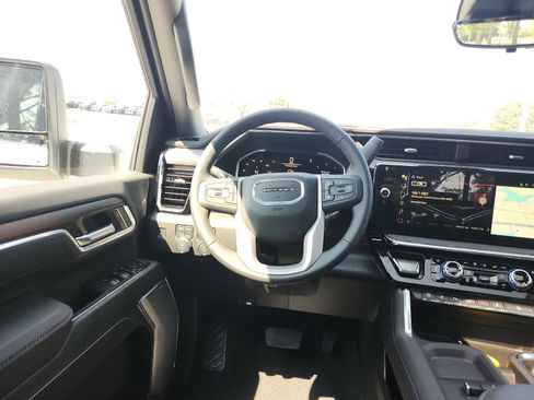 New 2026 GMC Sierra 2500 Denali w/ Denali Reserve Package image 12